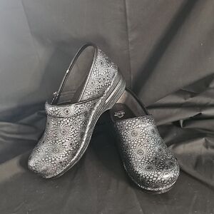 Dansko Women's Black Patterned Clogs